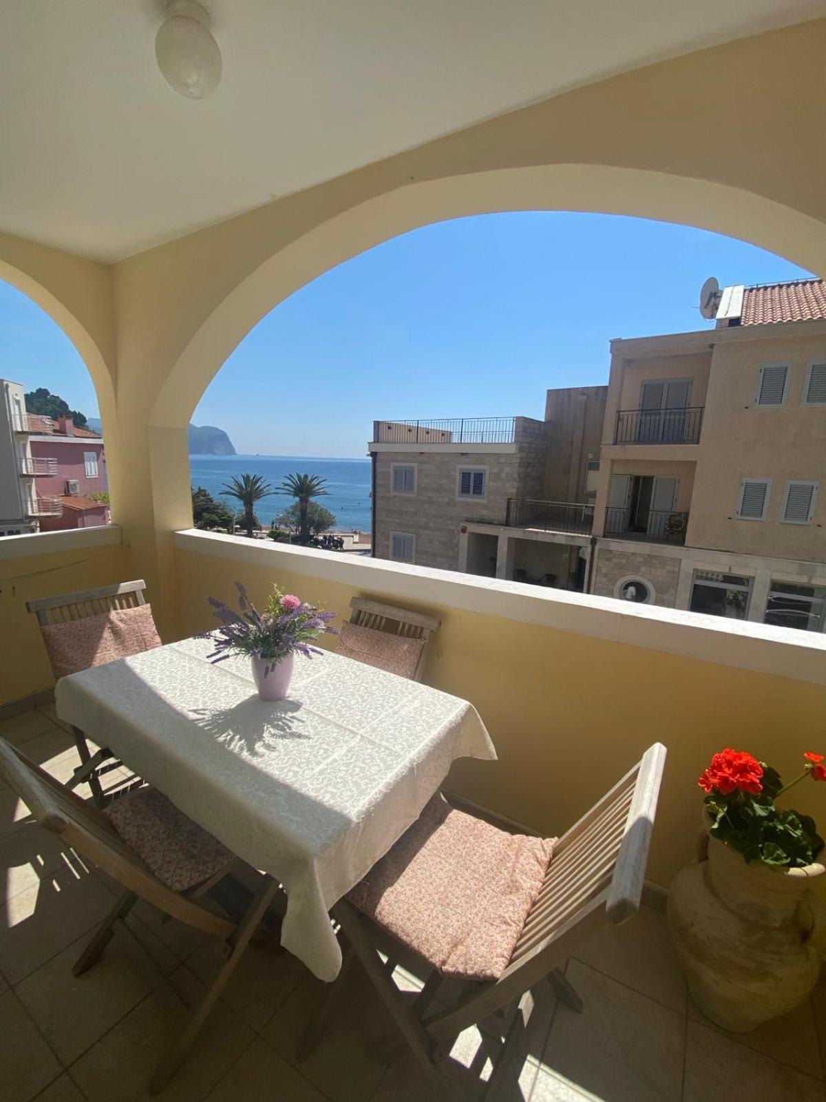 Miomir Perazic Apartments Petrovac Exterior foto